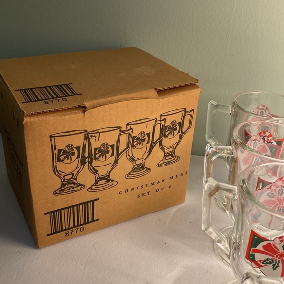 Vintage Home Interiors& Gift  Christmas Mugs Set of 4 - Picture 4 of 8